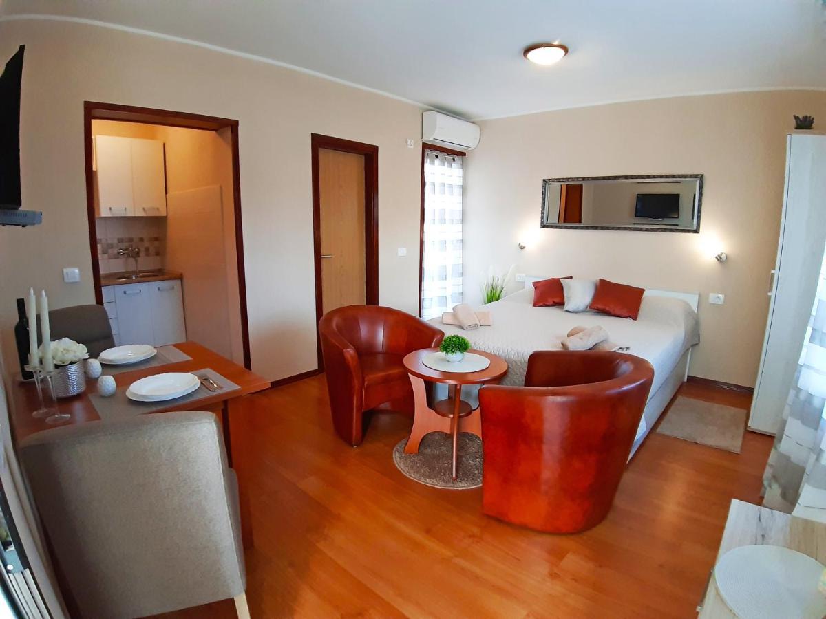 Apartments Zrinka 793 Poreč Exterior foto